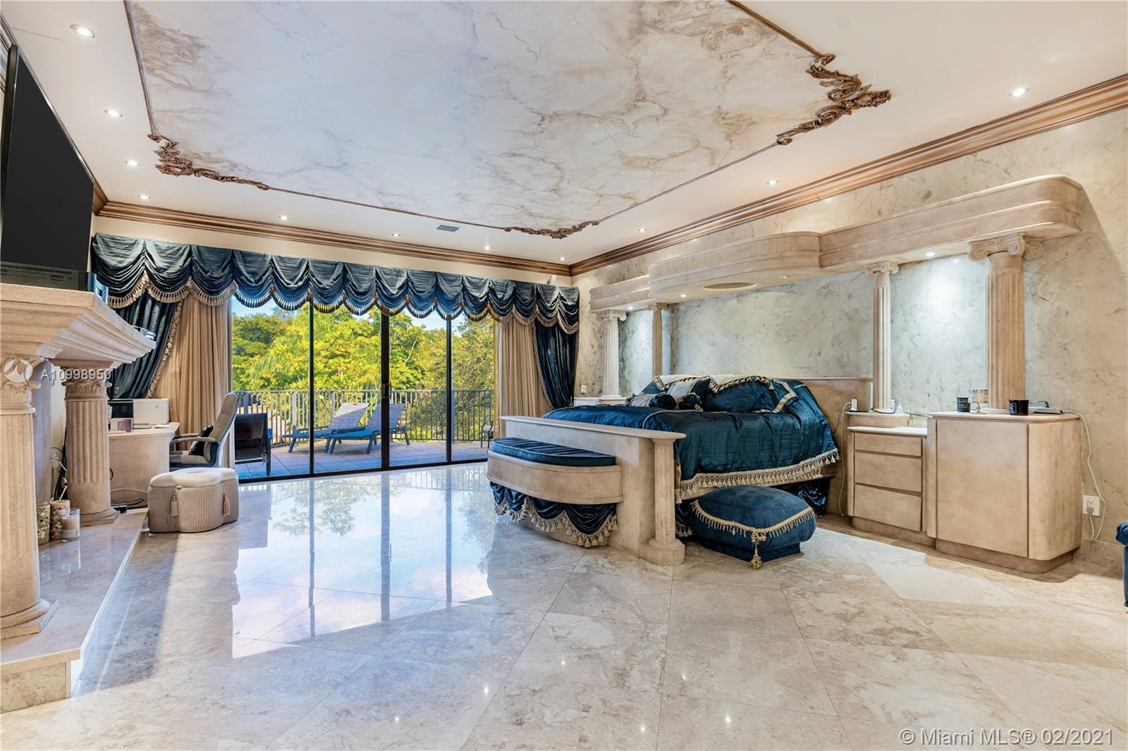 EMERALD WOODS - Residential