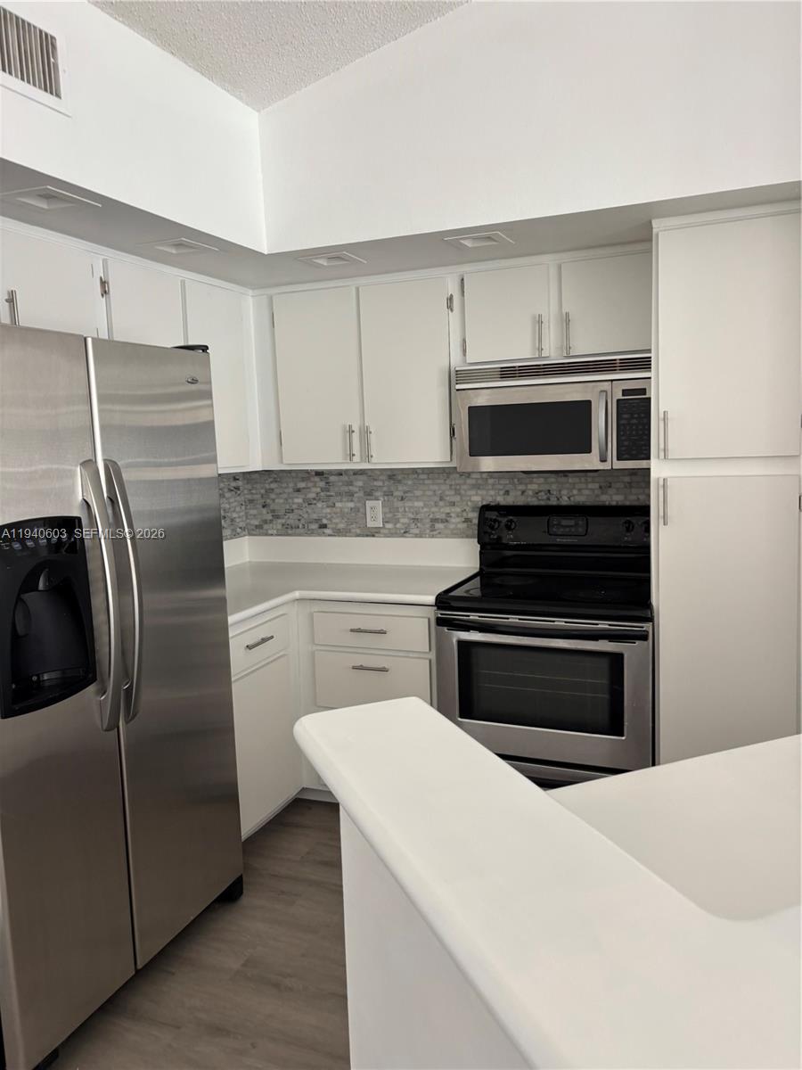 ISLES AT LAGO MAR CONDO - Residential Lease