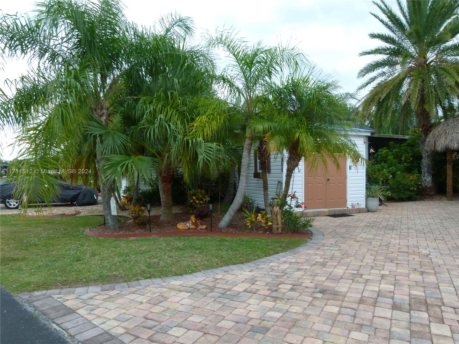 Silver Palms RV Resort - Land