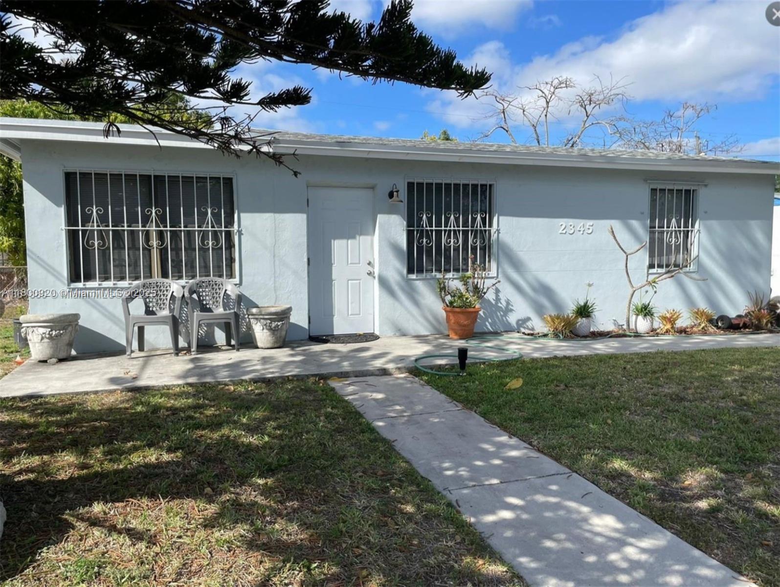 2345 Nw 14th Ct, Fort Lauderdale, Broward County, Florida - 3 Bedrooms  
1 Bathrooms - 
