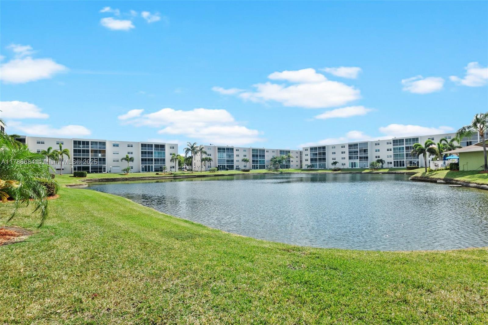 Property for Sale at 1024 Se 4th Ave 102, Dania Beach, Miami-Dade County, Florida - Bedrooms: 2 
Bathrooms: 2  - $285,000