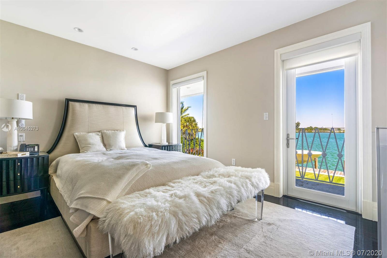 SUNSET ISLANDS-ISLAND NO - Residential