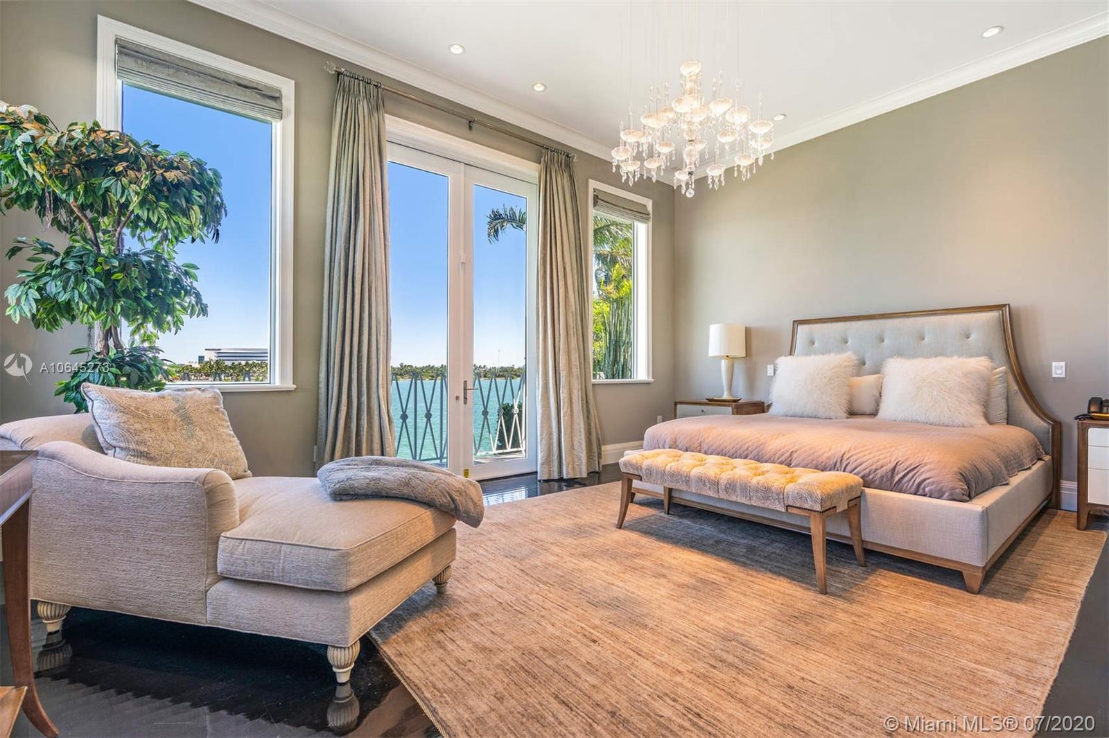 SUNSET ISLANDS-ISLAND NO - Residential