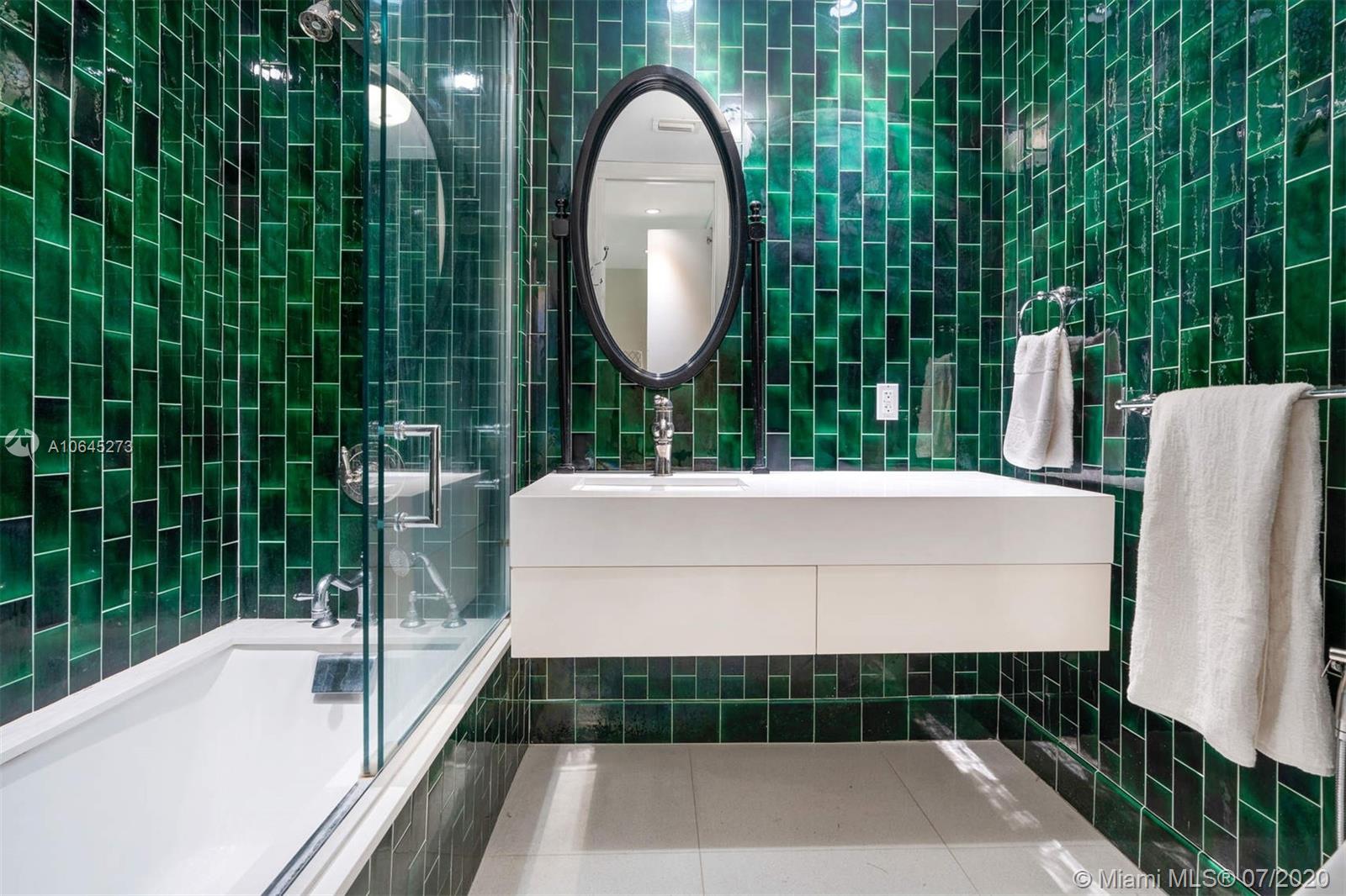 SUNSET ISLANDS-ISLAND NO - Residential