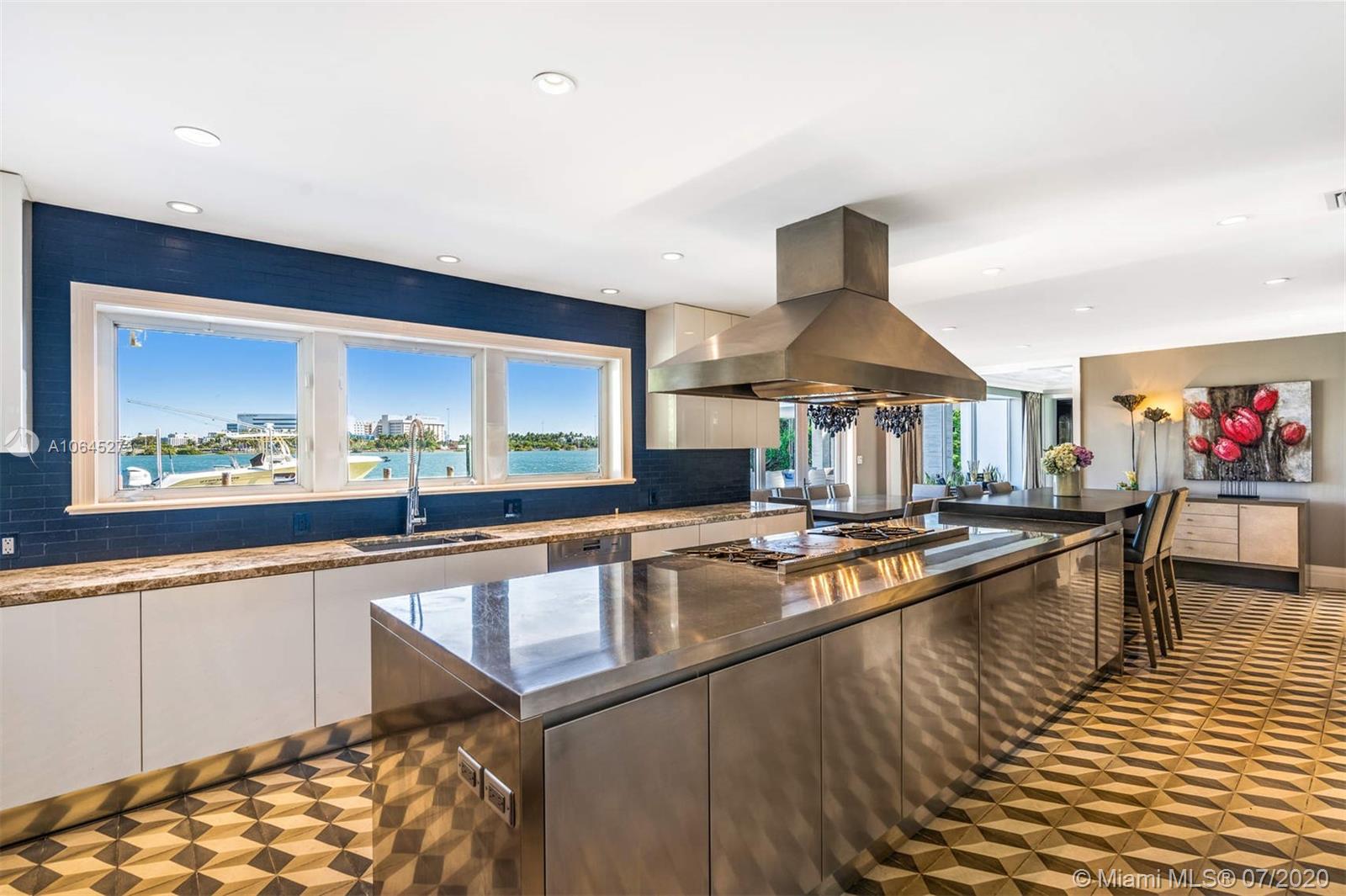 SUNSET ISLANDS-ISLAND NO - Residential