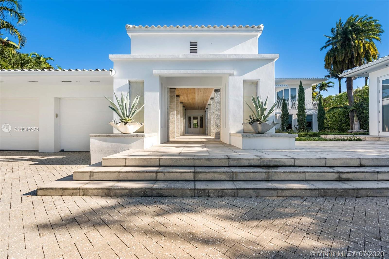 SUNSET ISLANDS-ISLAND NO - Residential