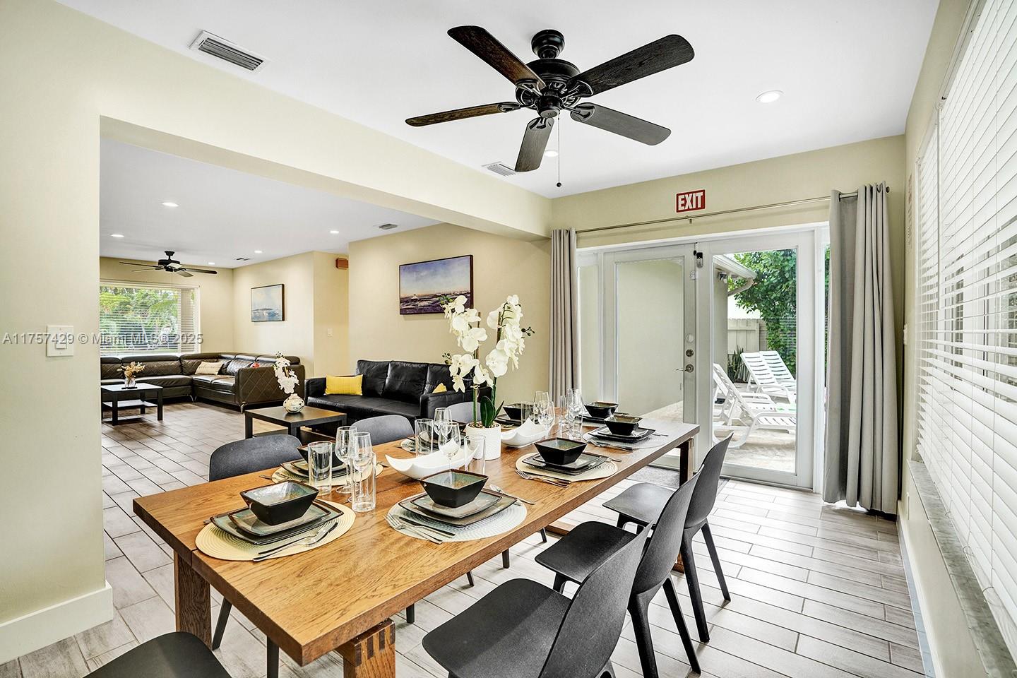 COUNTRY CLUB HOMES - Residential