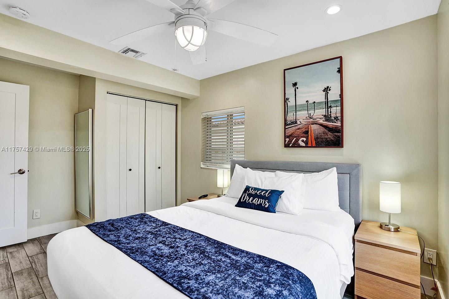 COUNTRY CLUB HOMES - Residential