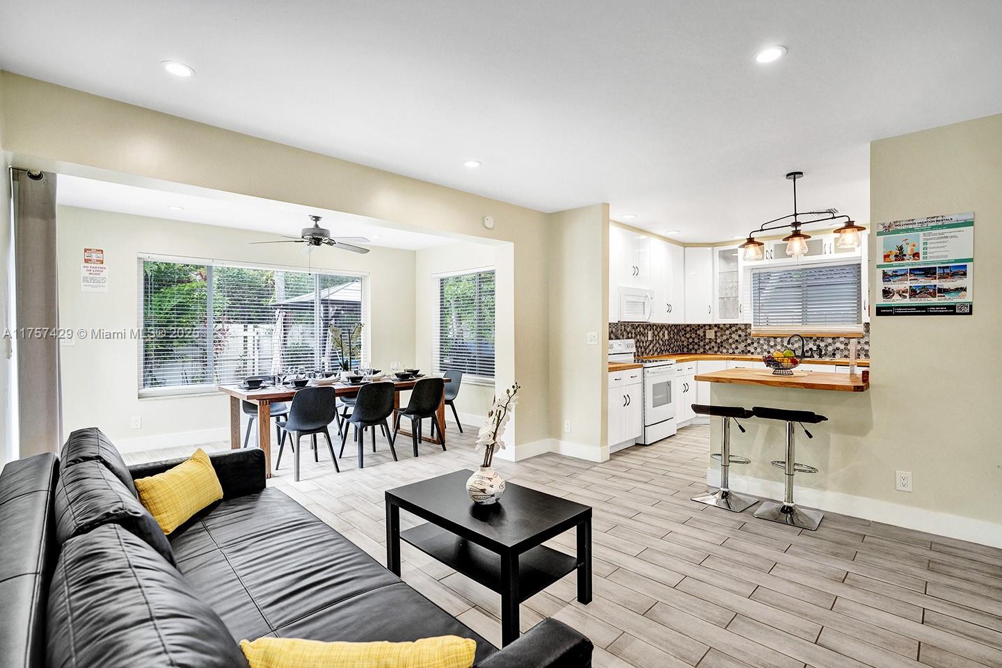 COUNTRY CLUB HOMES - Residential