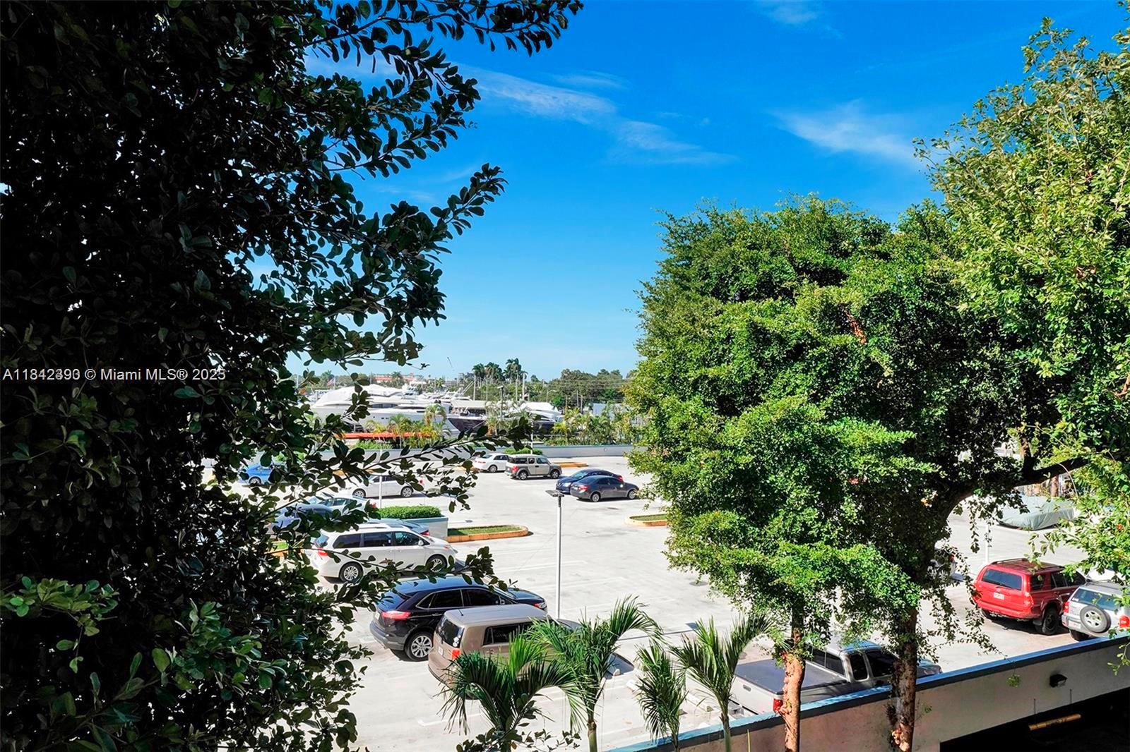 SERENITY ON THE RIVER CON - Residential