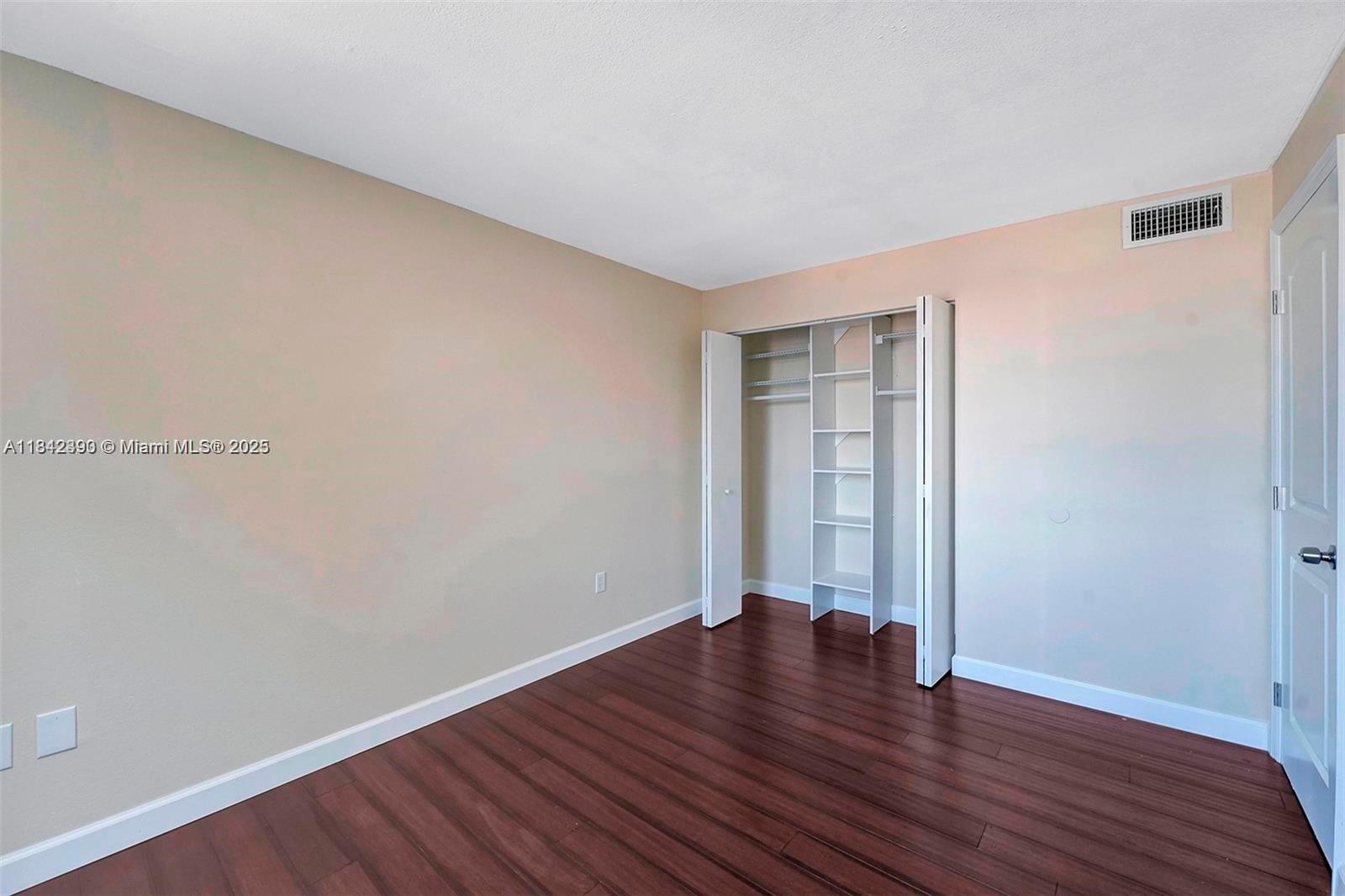 SERENITY ON THE RIVER CON - Residential