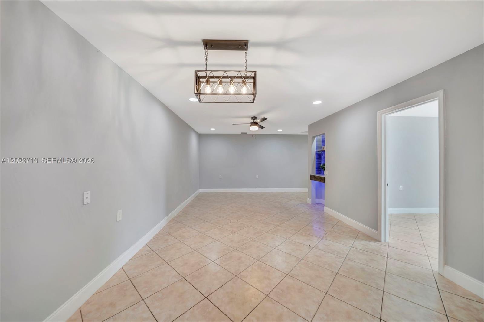 RAMBLING PELICAN WEST CON - Residential Lease