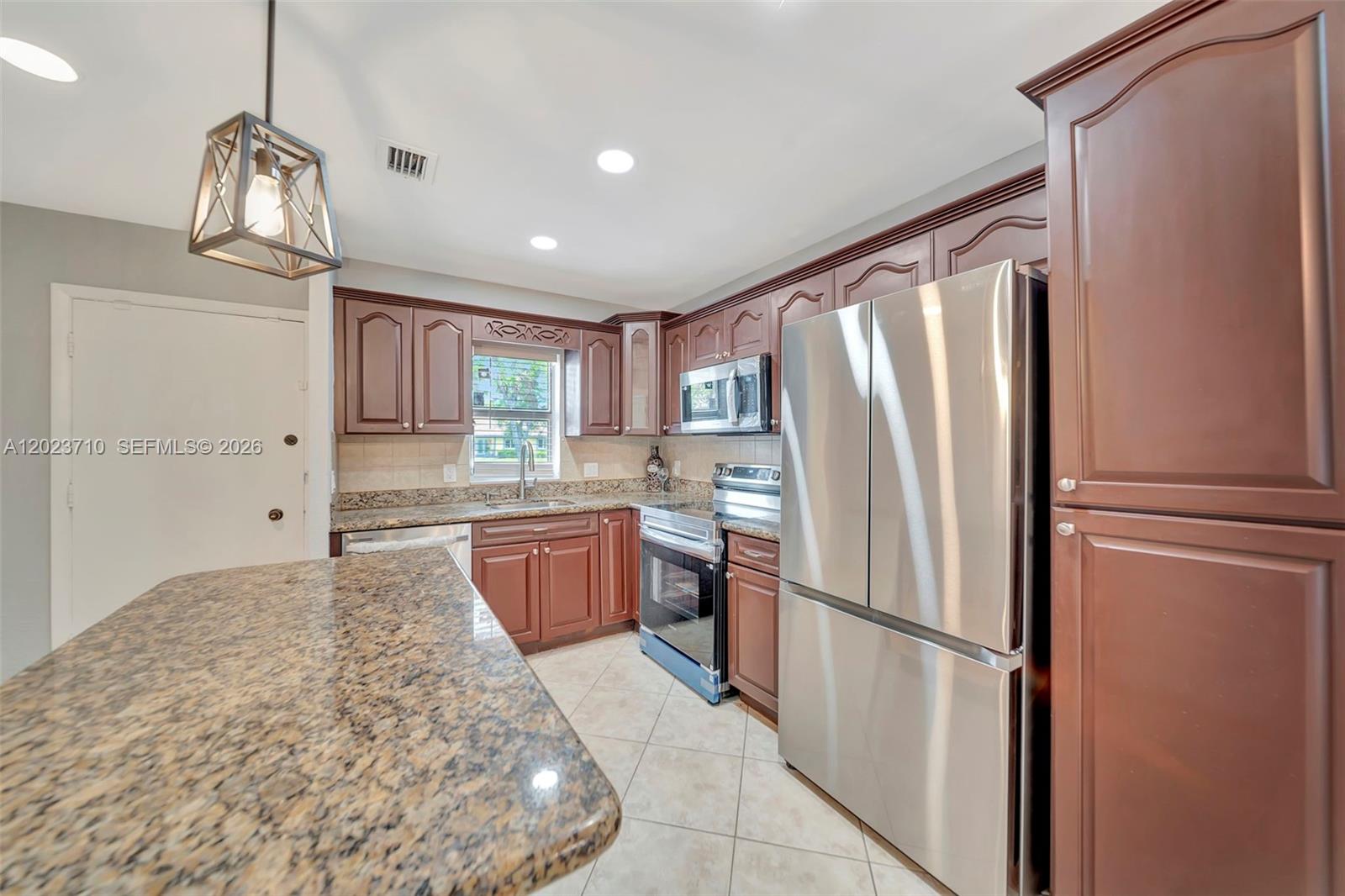 RAMBLING PELICAN WEST CON - Residential Lease