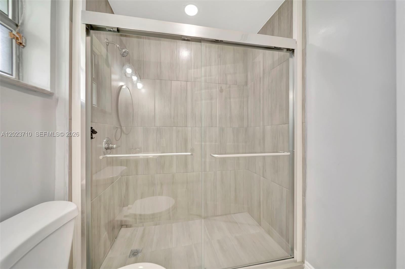 RAMBLING PELICAN WEST CON - Residential Lease