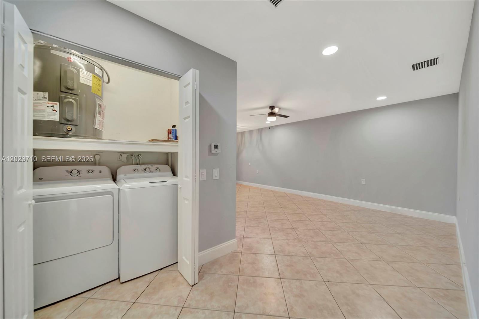 RAMBLING PELICAN WEST CON - Residential Lease