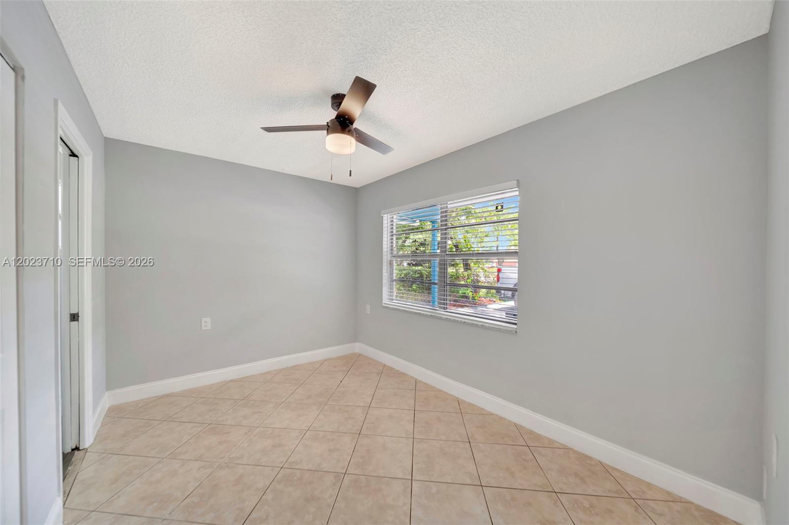 RAMBLING PELICAN WEST CON - Residential Lease