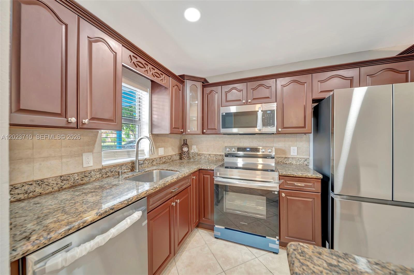 RAMBLING PELICAN WEST CON - Residential Lease