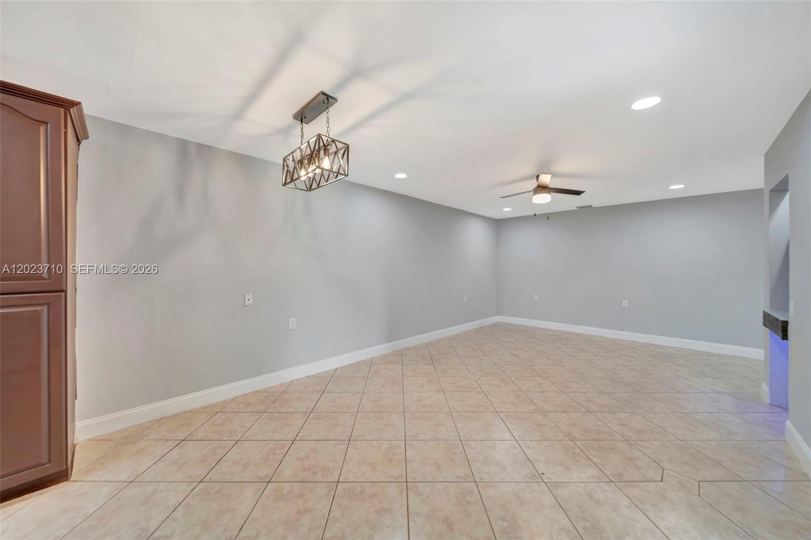 RAMBLING PELICAN WEST CON - Residential Lease