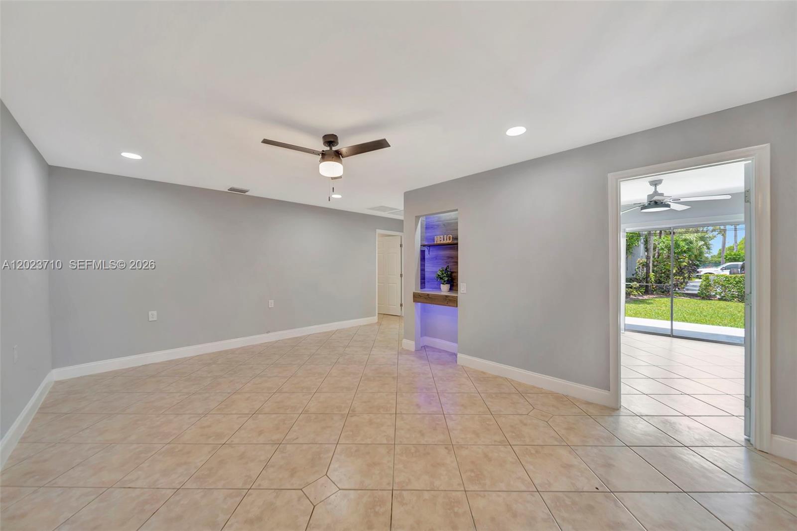 RAMBLING PELICAN WEST CON - Residential Lease