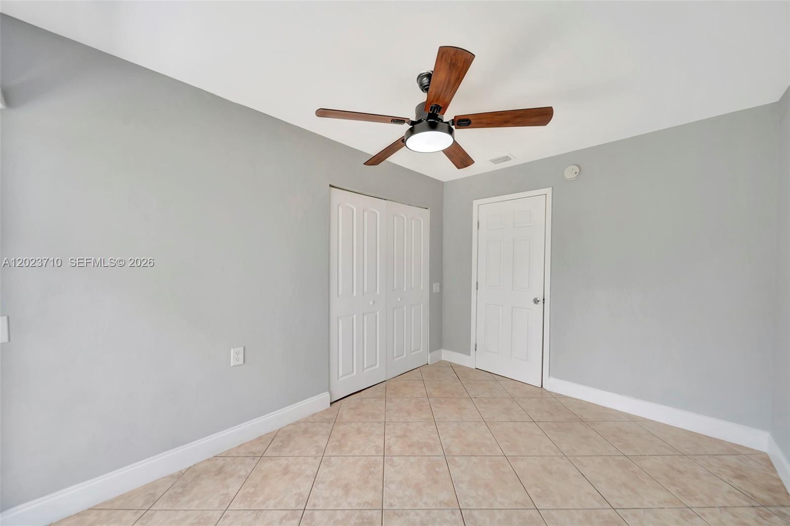 RAMBLING PELICAN WEST CON - Residential Lease