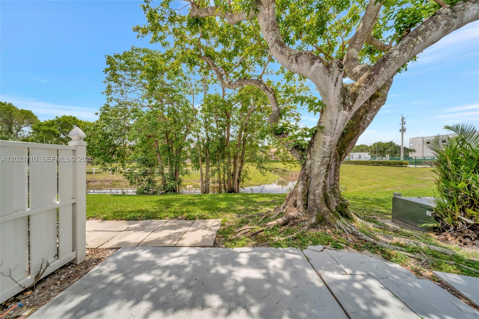 RAMBLING PELICAN WEST CON - Residential Lease