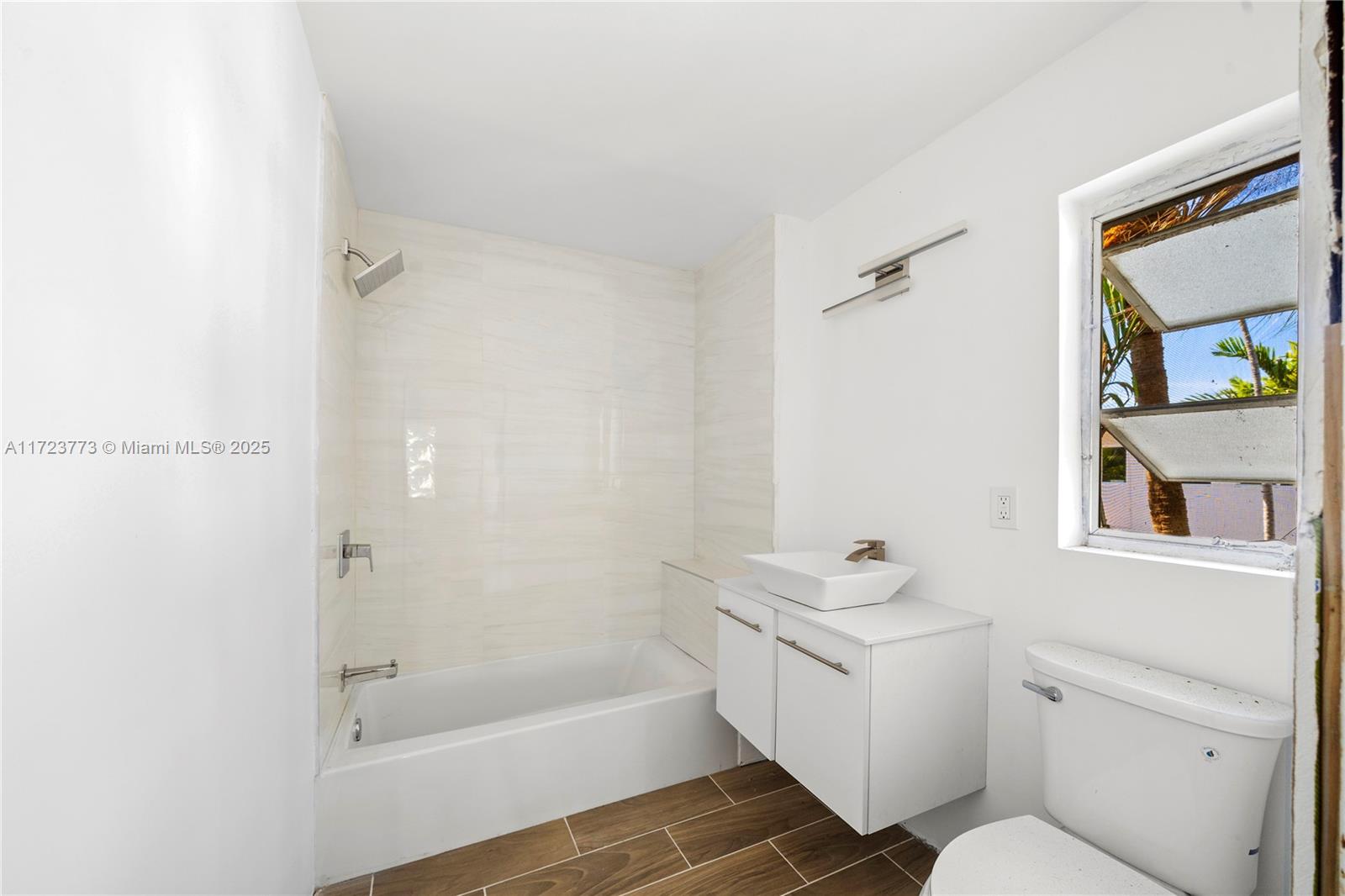 LA GORCE GOLF SUB - Residential