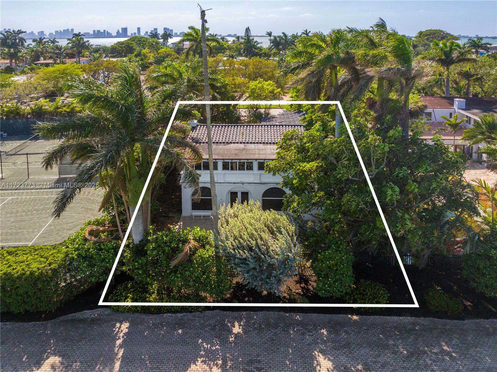 LA GORCE GOLF SUB - Residential