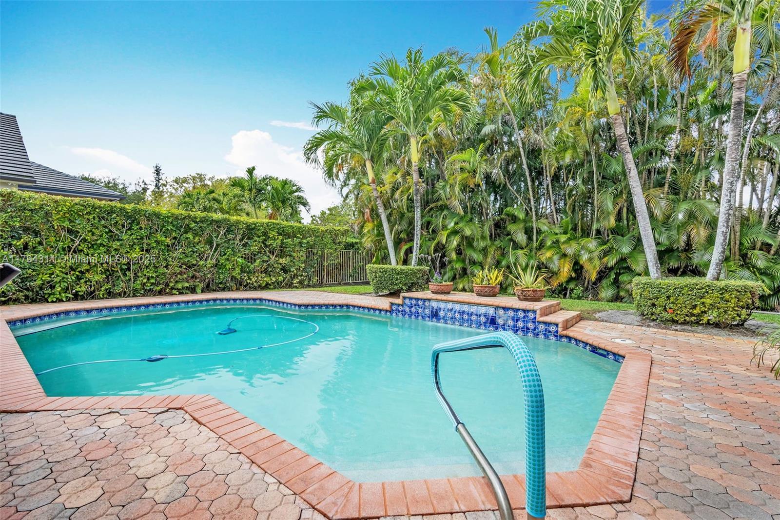 4123 W Lake Estates Dr