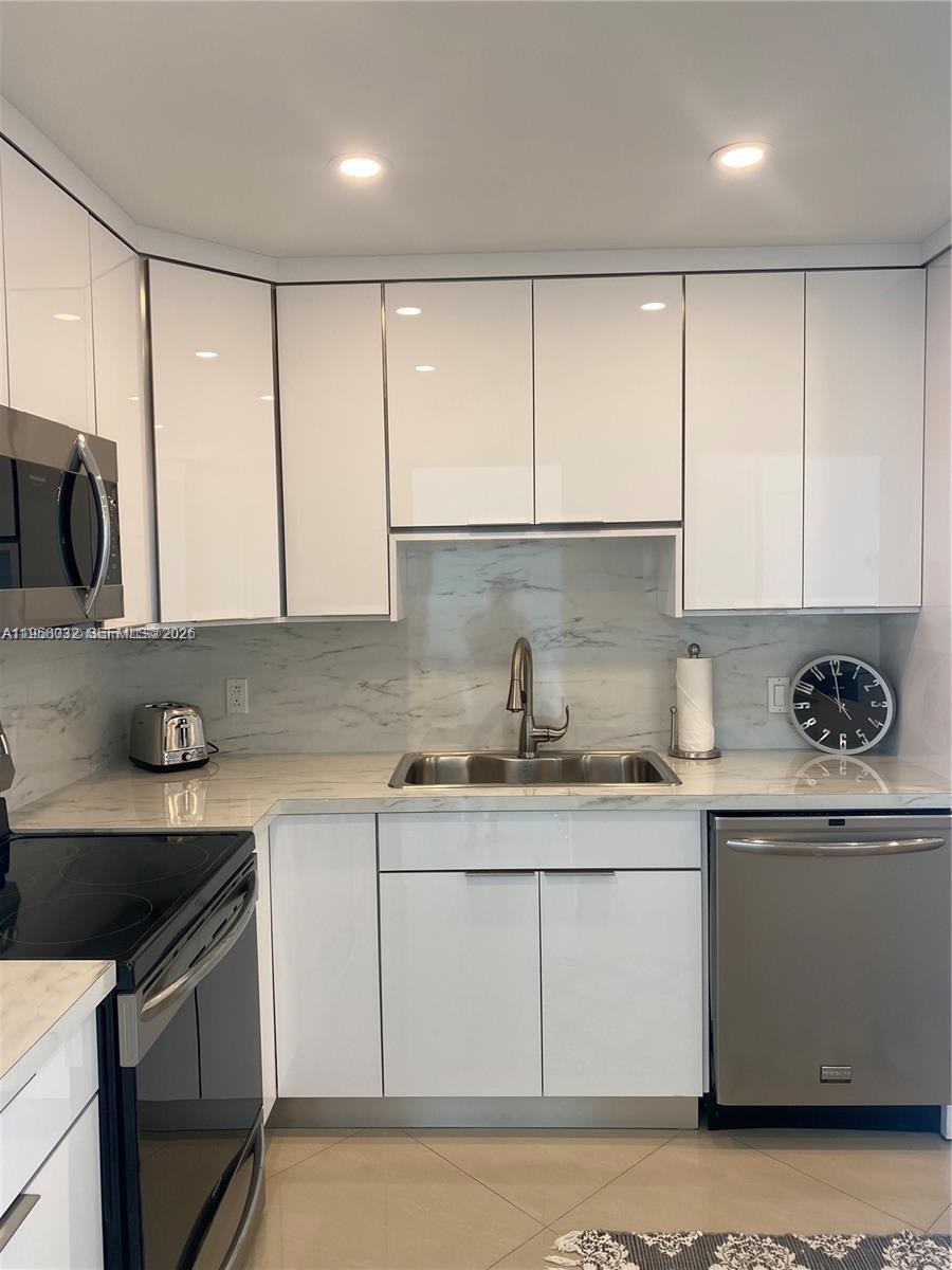 TIDES ON HOLLYWOOD BEACH - Residential