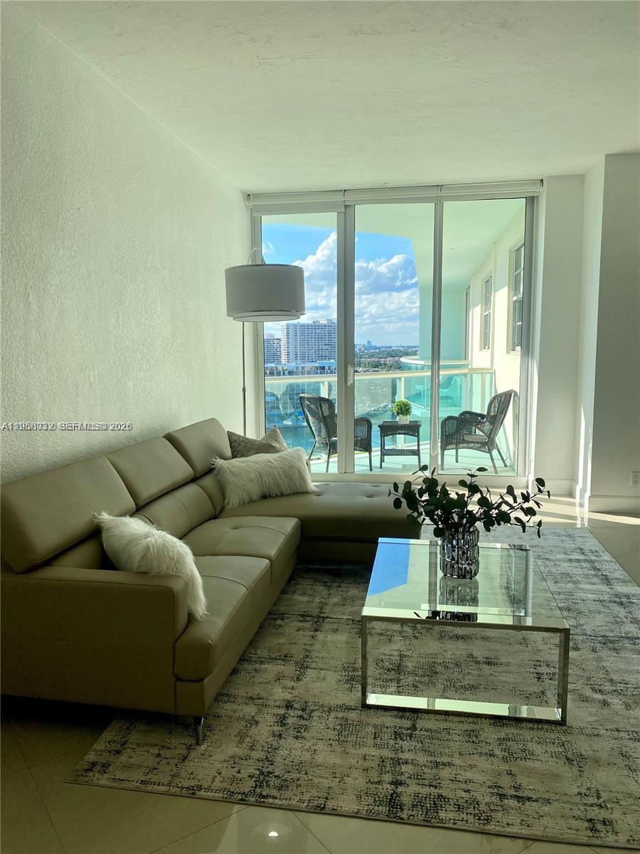 TIDES ON HOLLYWOOD BEACH - Residential