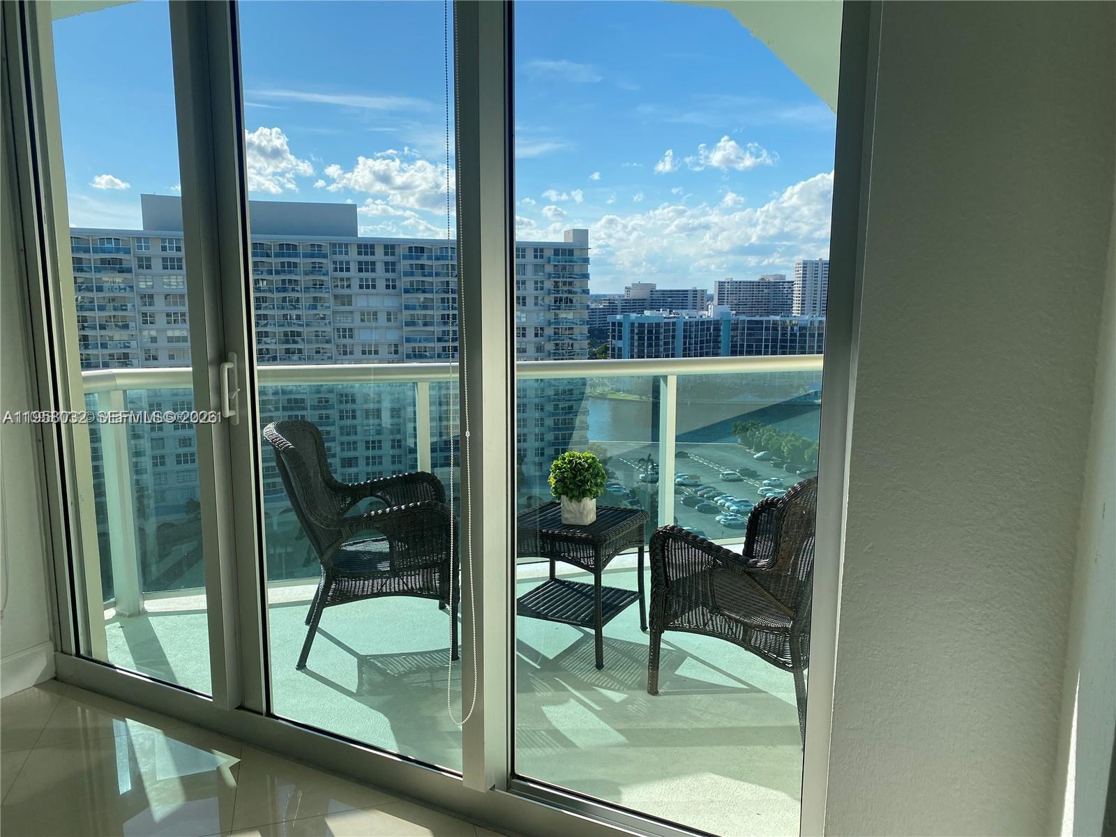 TIDES ON HOLLYWOOD BEACH - Residential