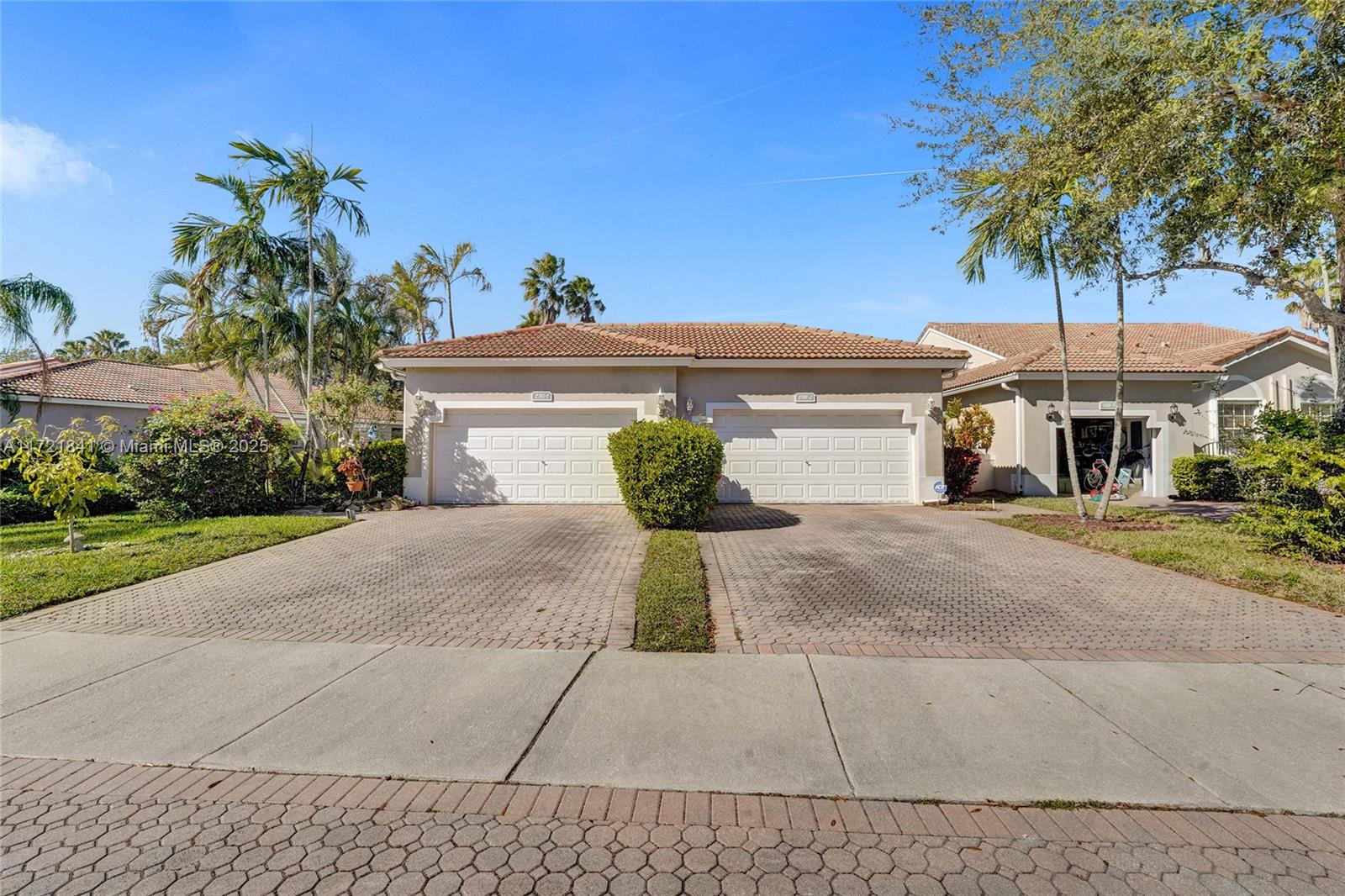 Rental Property at 2351 E Aragon Blvd 1, Sunrise, Miami-Dade County, Florida - Bedrooms: 3 
Bathrooms: 2  - $2,750 MO.