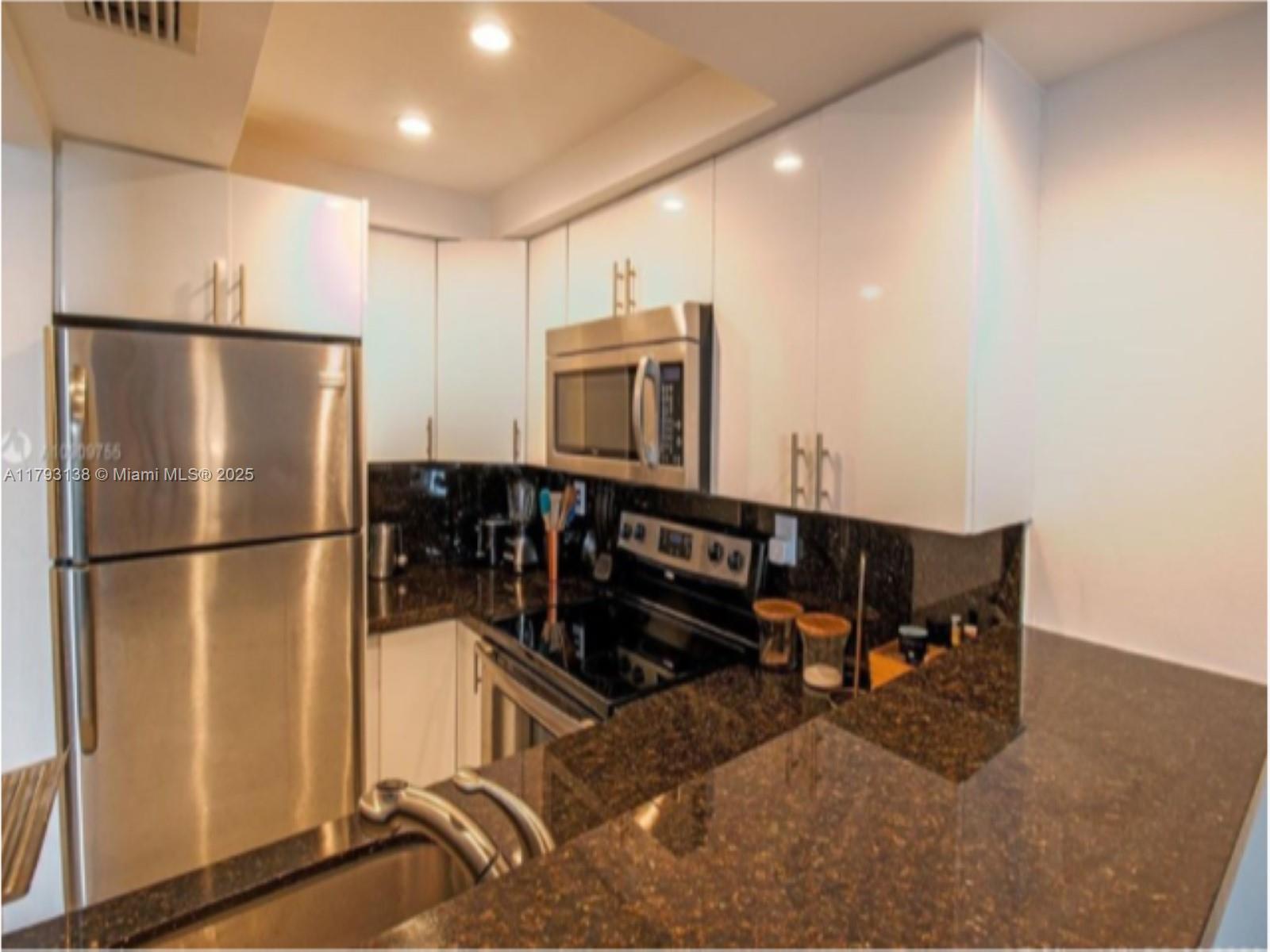 1035 West Ave 802