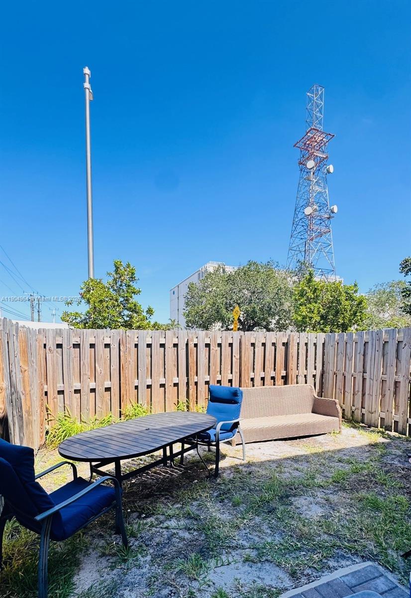 VIA VENTURA NEIGHBORHOOD - Residential