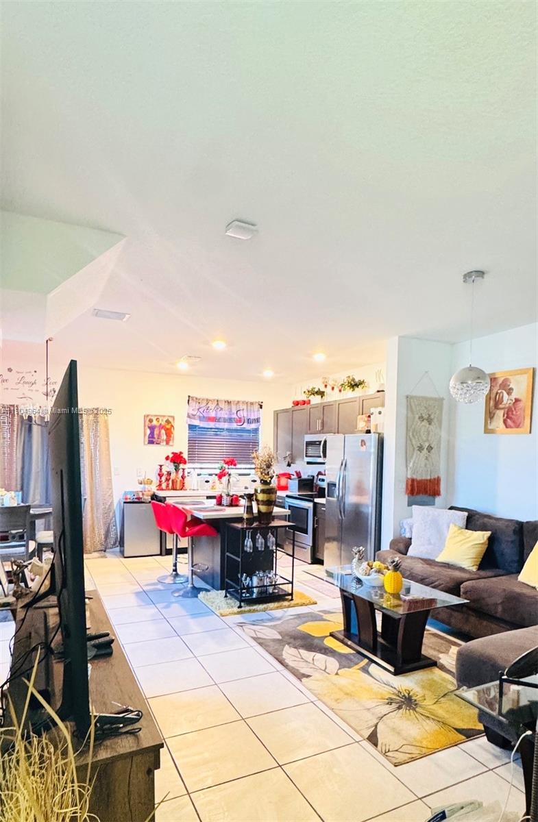 VIA VENTURA NEIGHBORHOOD - Residential