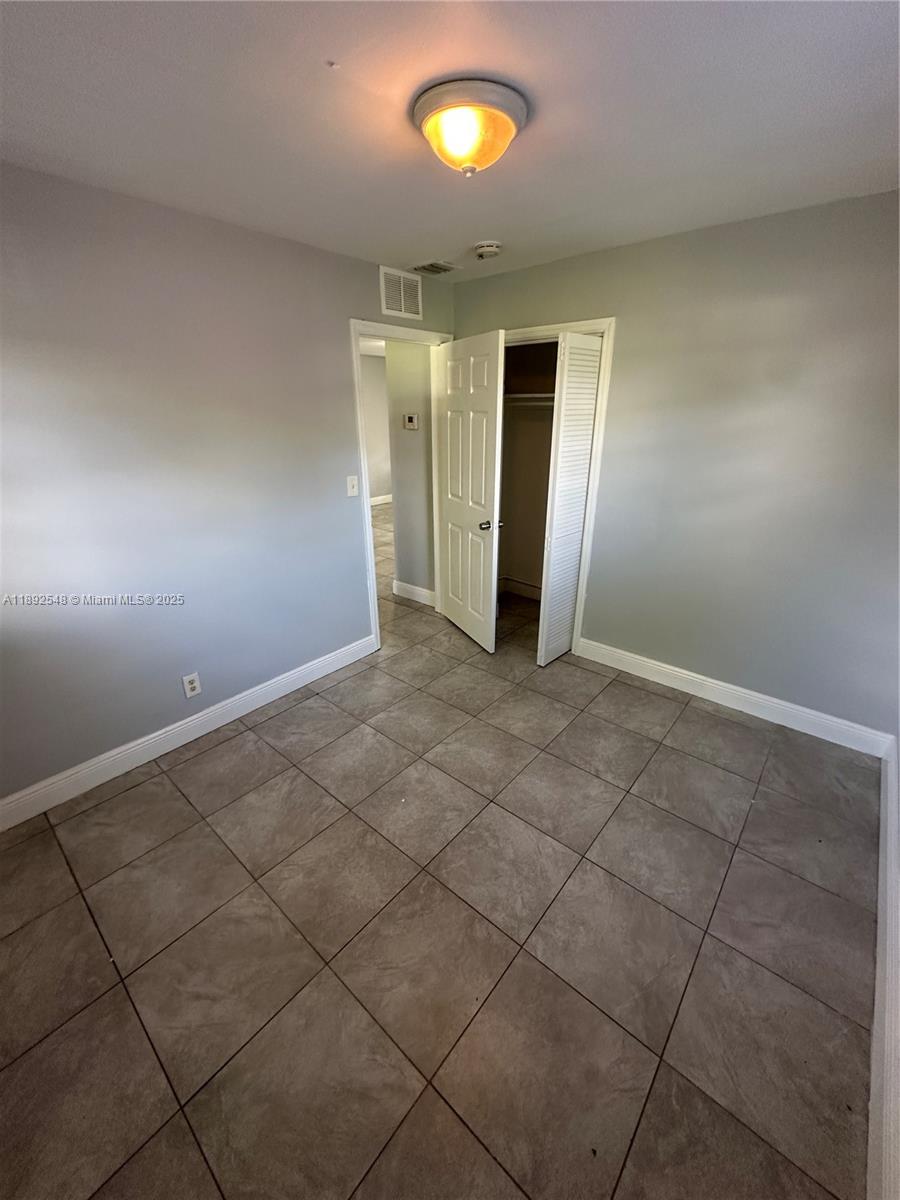 FIRST ADDITION TO CANAL G - Residential Lease