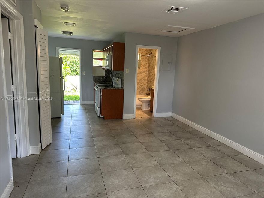 Charming 2-Bedroom, 1-Bathroom in a Fantastic Location! Conveniently situated near shopping centers, restaurants, and places of worship. Features include private parking for up to 2 vehicles, a spacious backyard, and a fresh coat of paint. The kitchen boasts granite countertops and bathroom is updated. Move-in requires first, last, and security deposit. Quick approval process for qualified tenants. Act fast this gem won’t stay on the market for long!