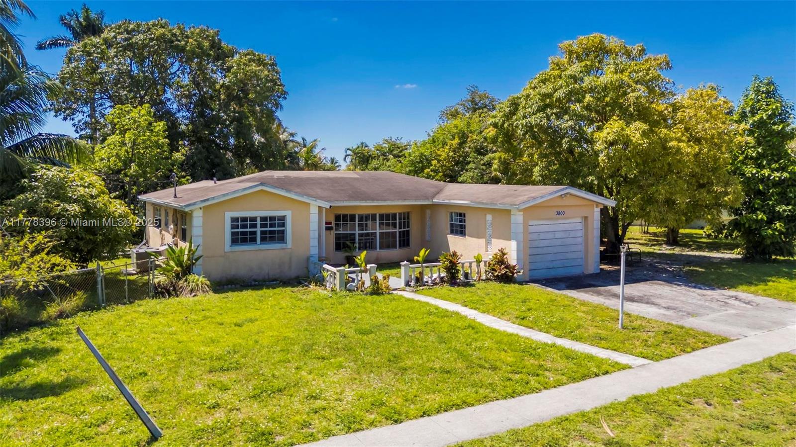 LAUDERDALE LAKES NORTH GA - Residential