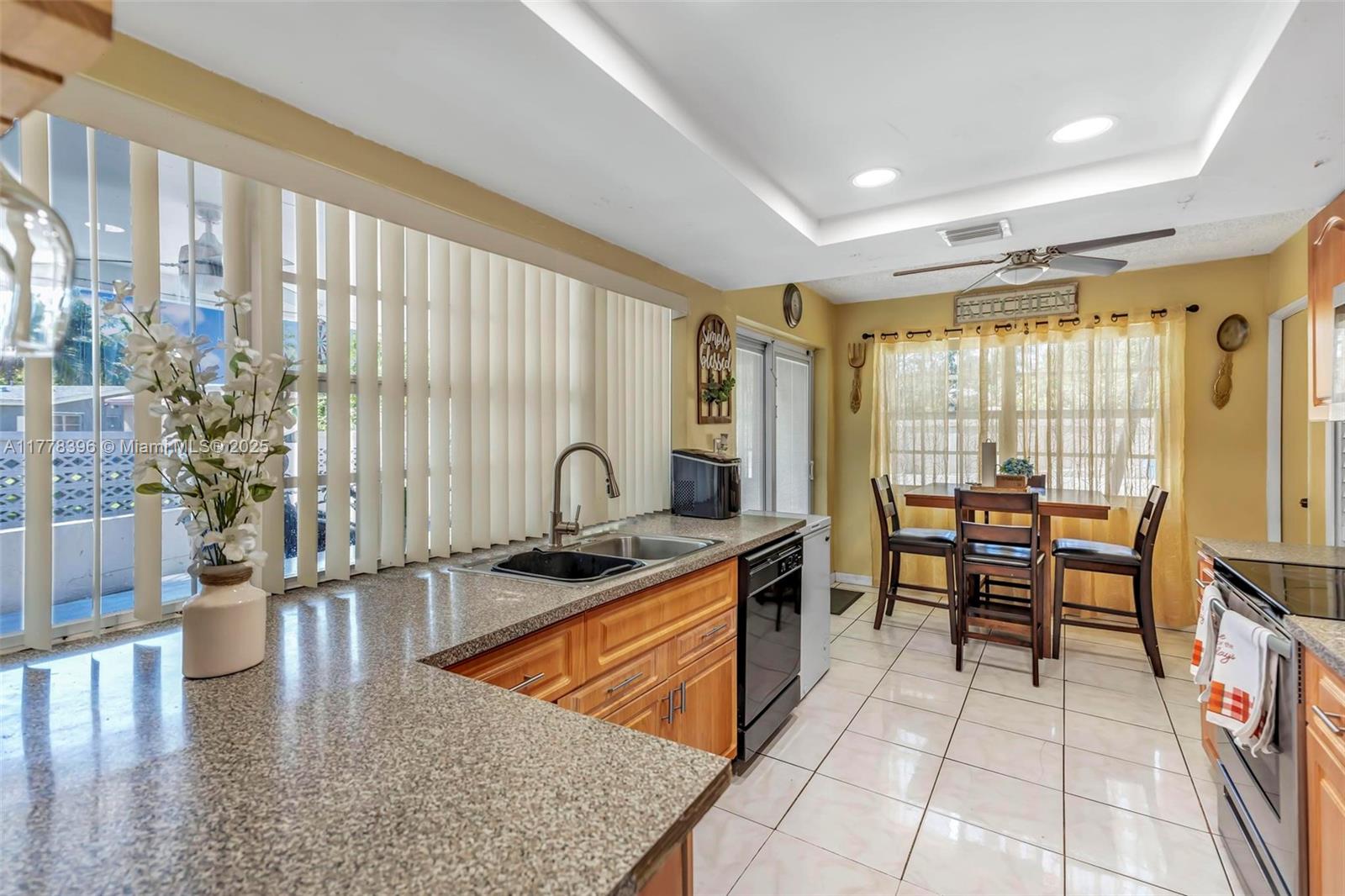 LAUDERDALE LAKES NORTH GA - Residential