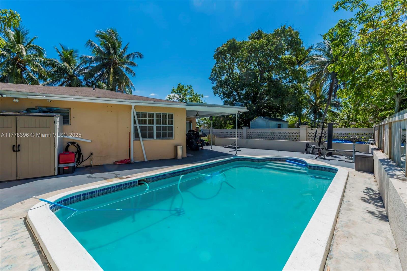 LAUDERDALE LAKES NORTH GA - Residential