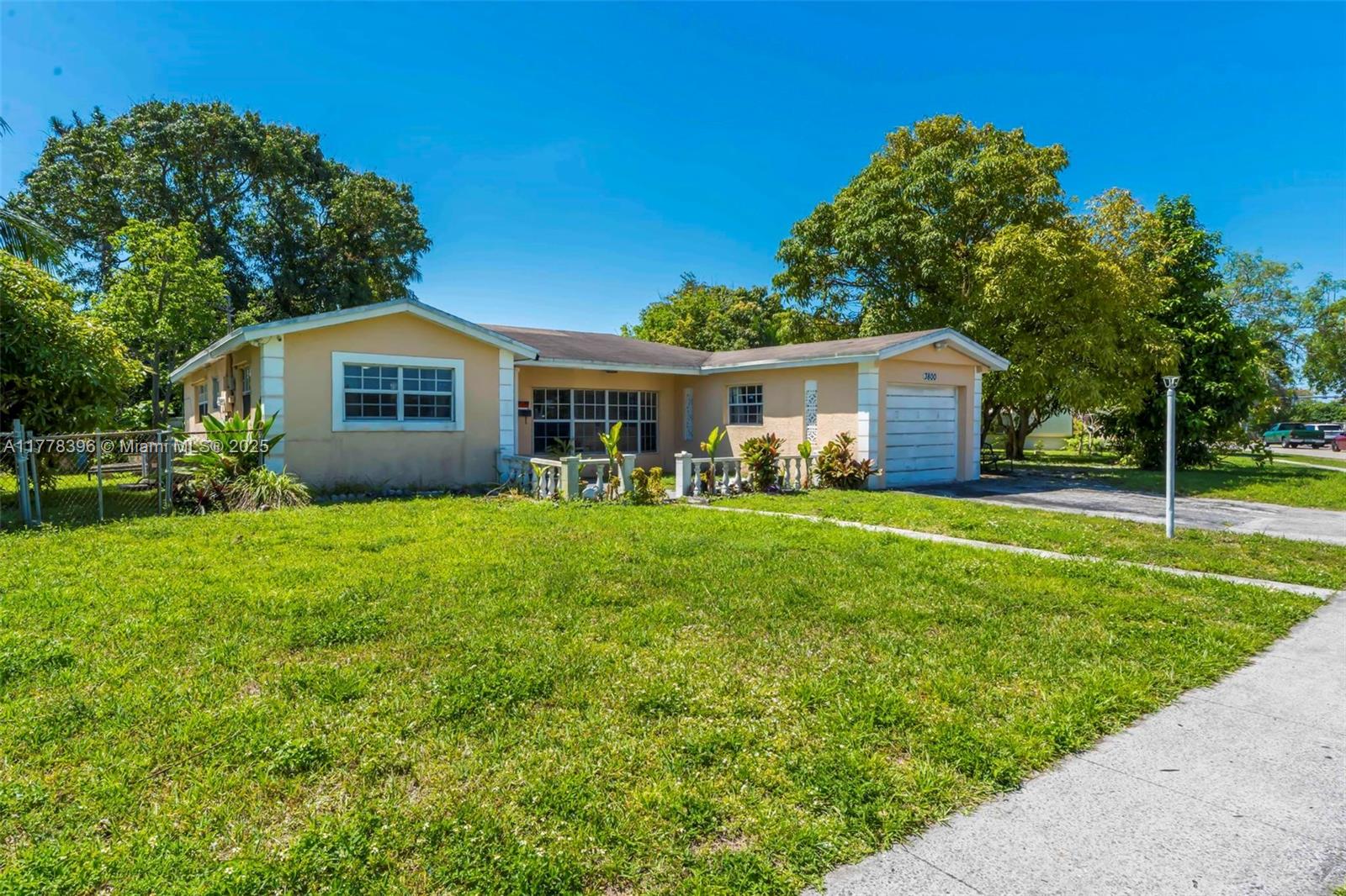 LAUDERDALE LAKES NORTH GA - Residential