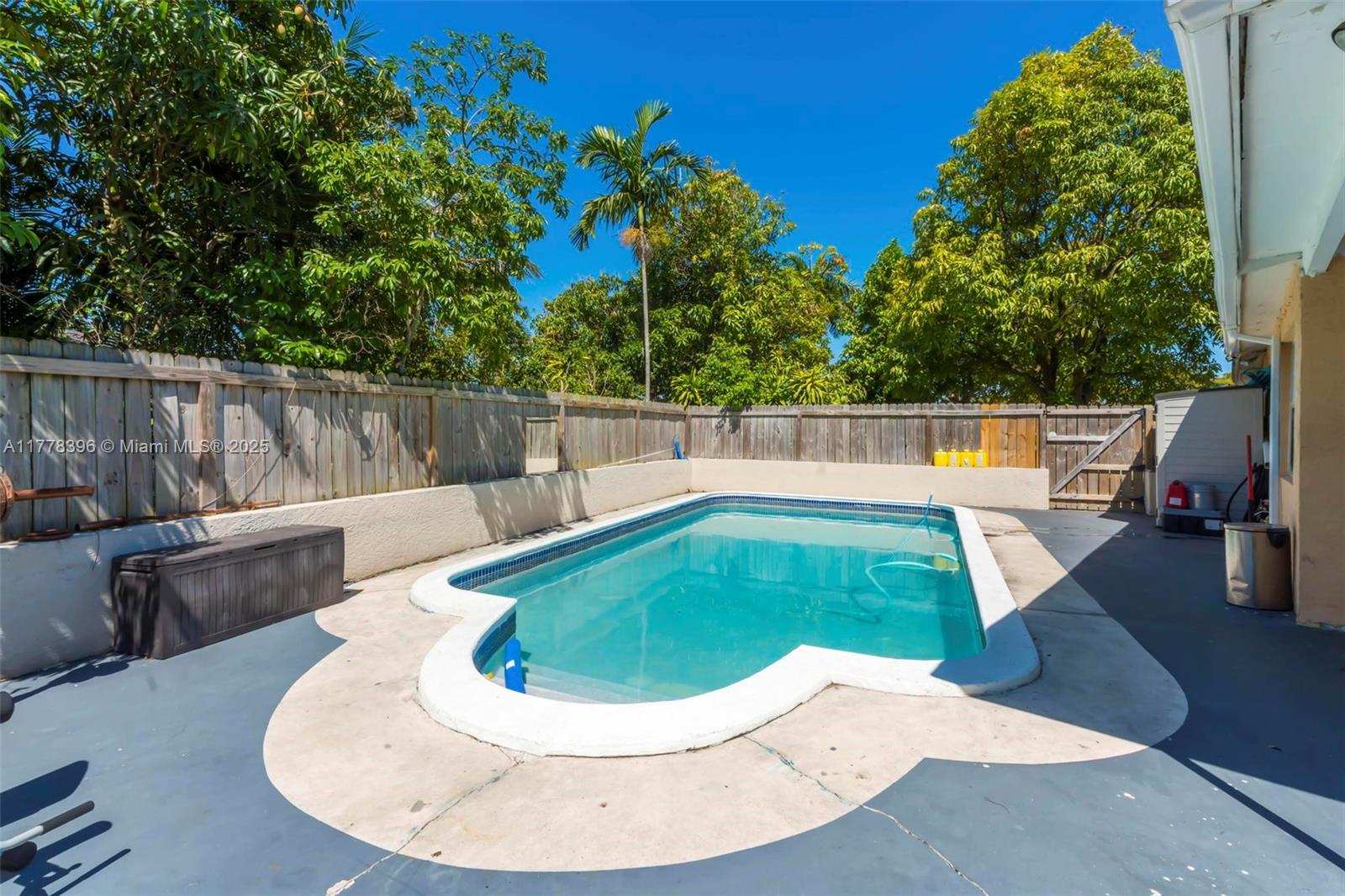 LAUDERDALE LAKES NORTH GA - Residential