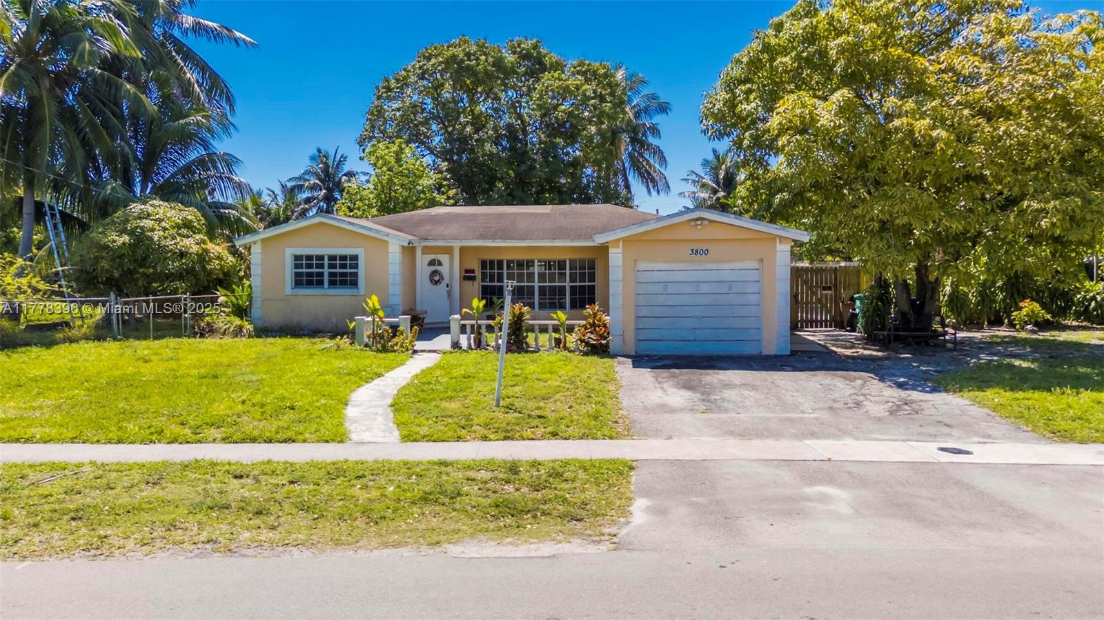 LAUDERDALE LAKES NORTH GA - Residential