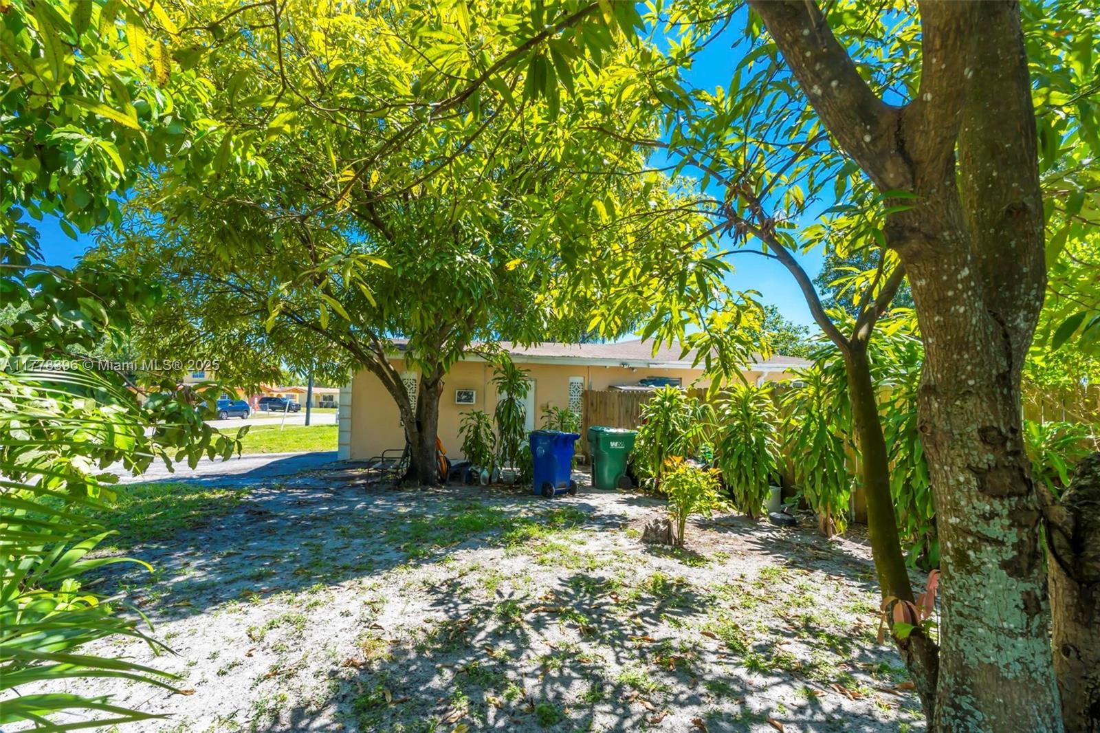 LAUDERDALE LAKES NORTH GA - Residential