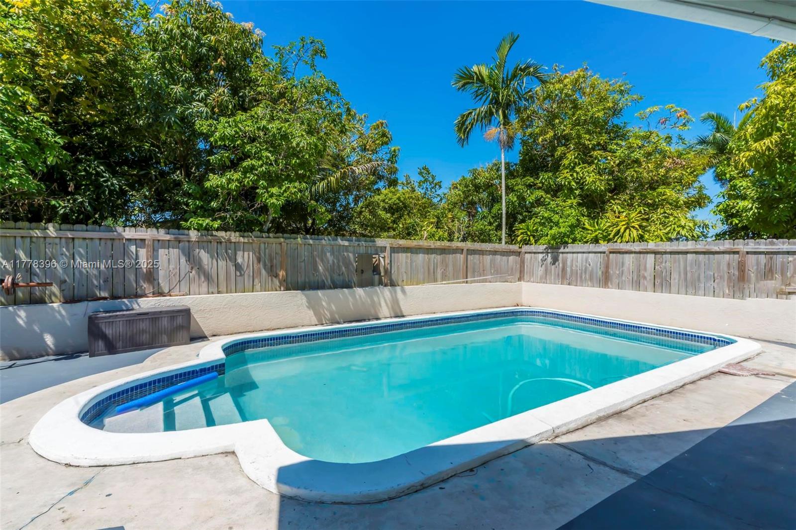 LAUDERDALE LAKES NORTH GA - Residential
