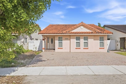 12641 NW 102nd Pl Hialeah Gardens FL 33018