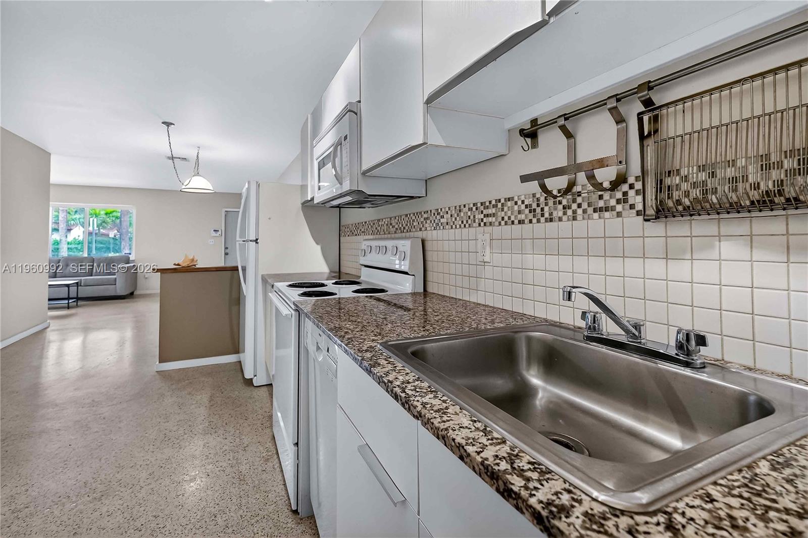 EL JARDIN - Residential