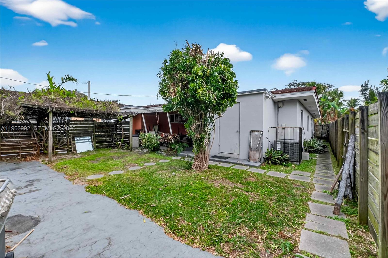 EL JARDIN - Residential