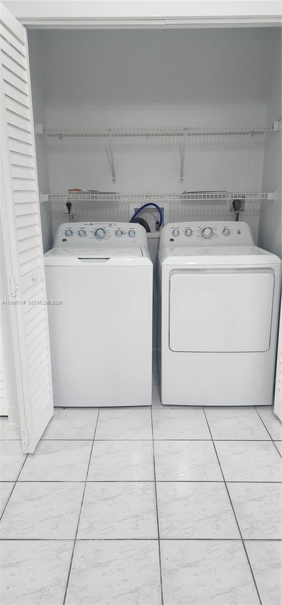 ROBLES GARDENS 5TH ADDN - Residential Lease