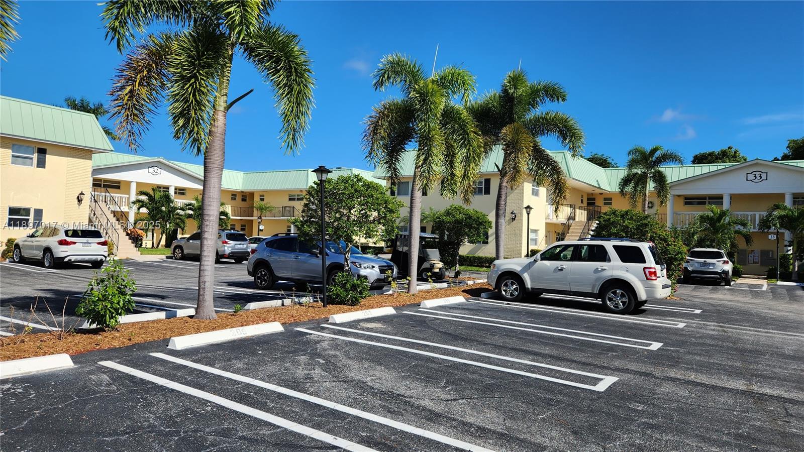 COLONIAL CLUB CONDO SEC 1 - Residential